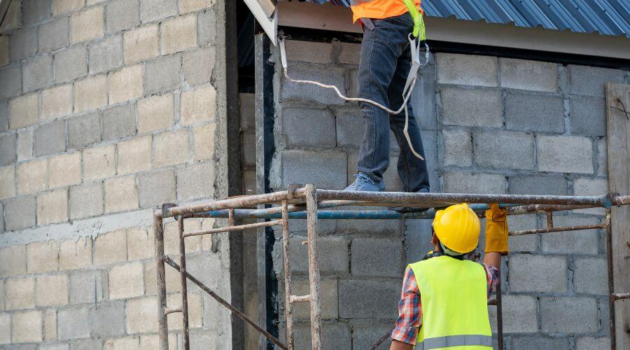 Professional residential roofers in Luana, IA